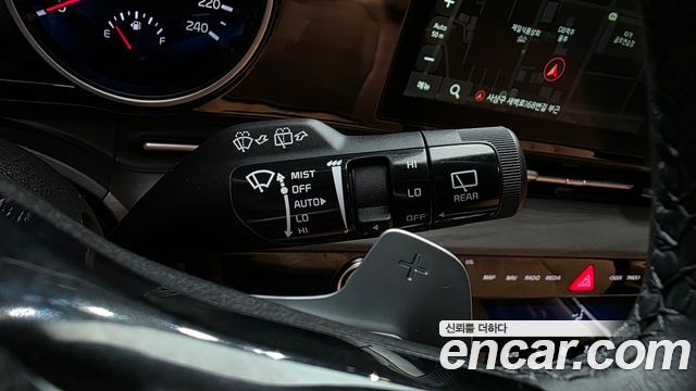 Kia Canival 2023 — photo 28