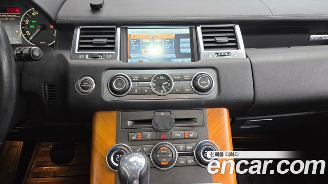Land Rover Range Rover Sport 2011 — photo 18