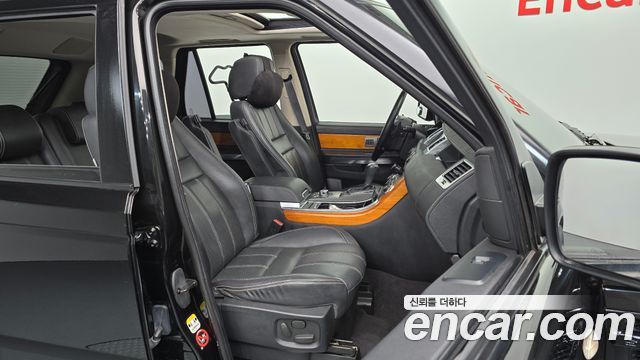 Land Rover Range Rover Sport 2011 — photo 16