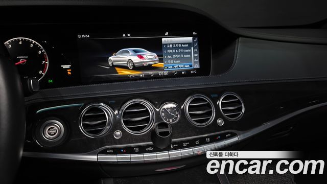 Mercedes-Benz S-Class 2019 — photo 16