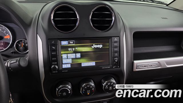 Jeep Compass 2015 — photo 14