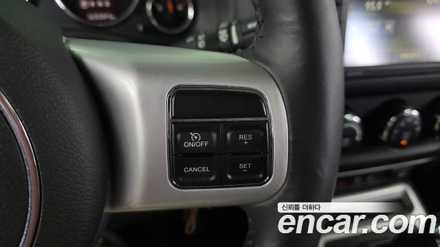 Jeep Compass 2015 — photo 17
