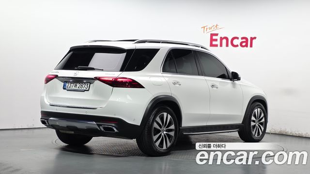 Mercedes-Benz GLE-Class 2024 — photo 2