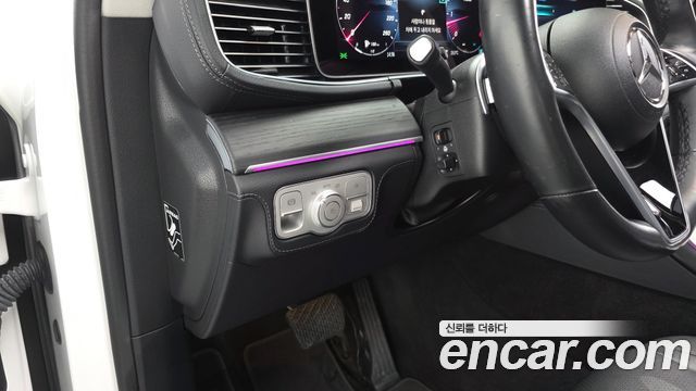 Mercedes-Benz GLE-Class 2024 — photo 19