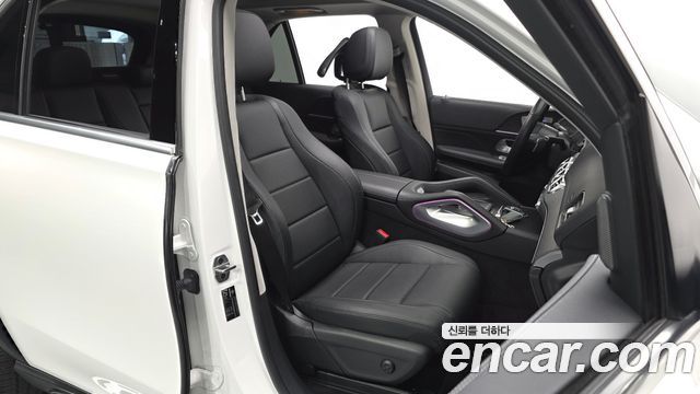 Mercedes-Benz GLE-Class 2024 — photo 16