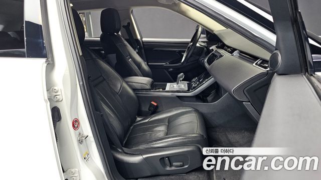 Land Rover Range Rover Evoque 2020 — photo 11