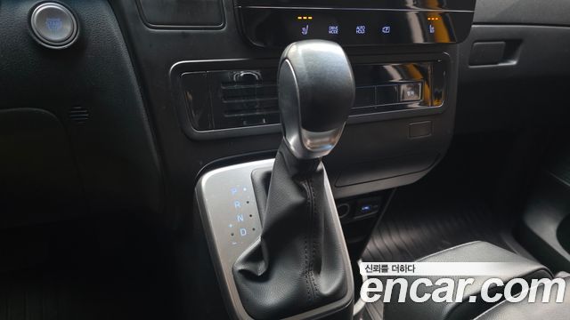 Hyundai Staria 2023 — photo 12