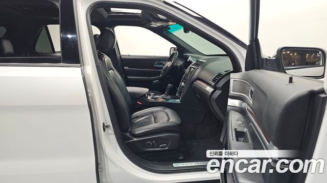 Ford Explorer 2017 — photo 11
