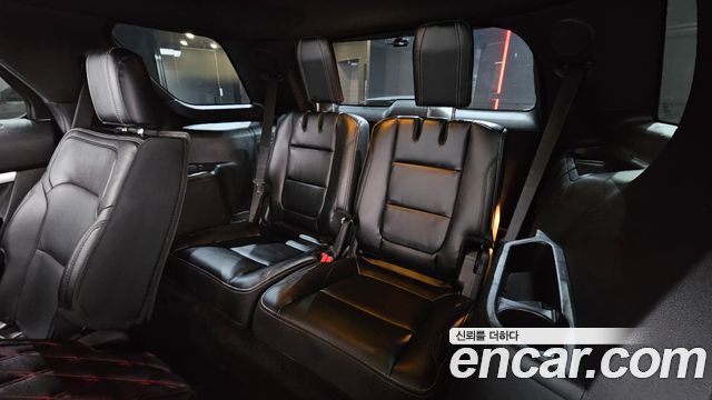 Ford Explorer 2017 — photo 13