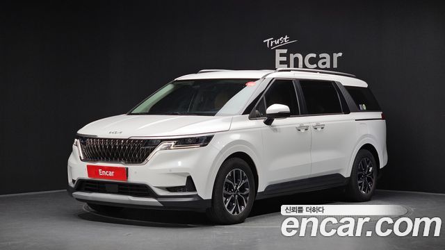 Kia Canival 2023 — photo 1