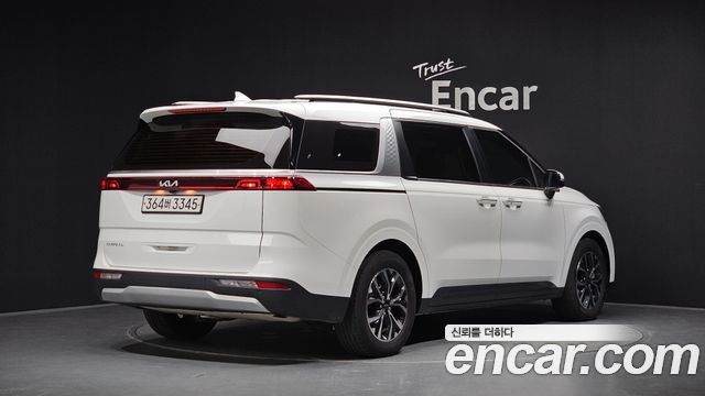 Kia Canival 2023 — photo 2