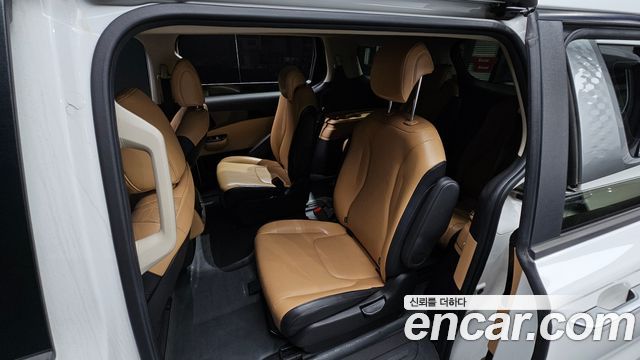 Kia Canival 2023 — photo 12