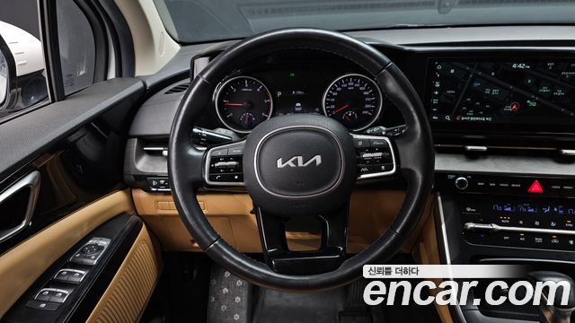 Kia Canival 2023 — photo 13