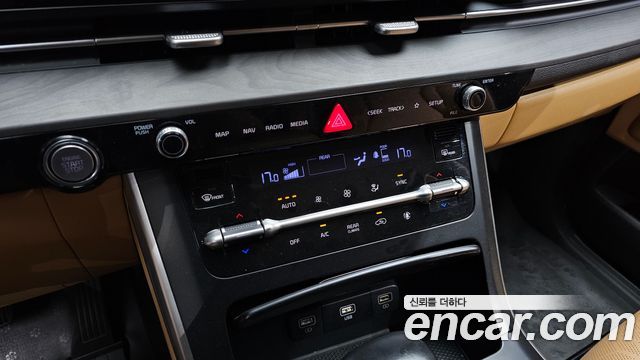 Kia Canival 2023 — photo 18
