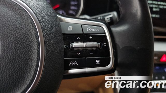 Kia Canival 2023 — photo 19