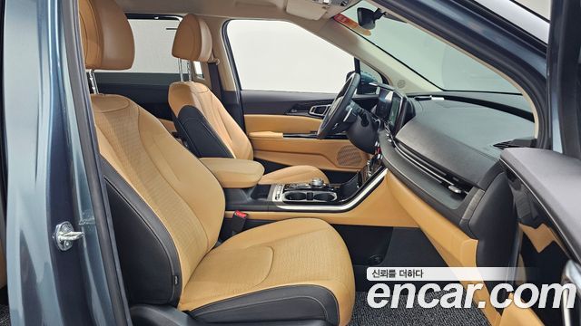 Kia Canival 2023 — photo 17