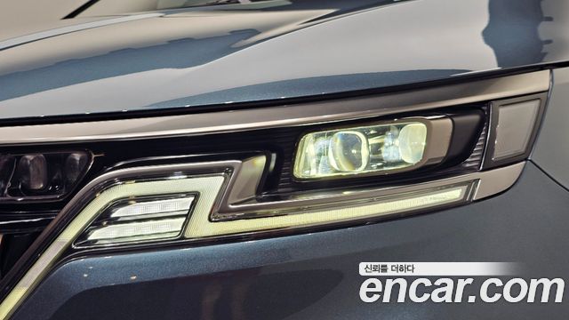 Kia Canival 2023 — photo 8