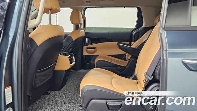 Kia Canival 2023 — photo 16
