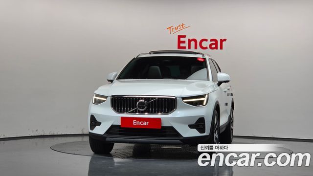 Volvo XC40 2023 — photo 3