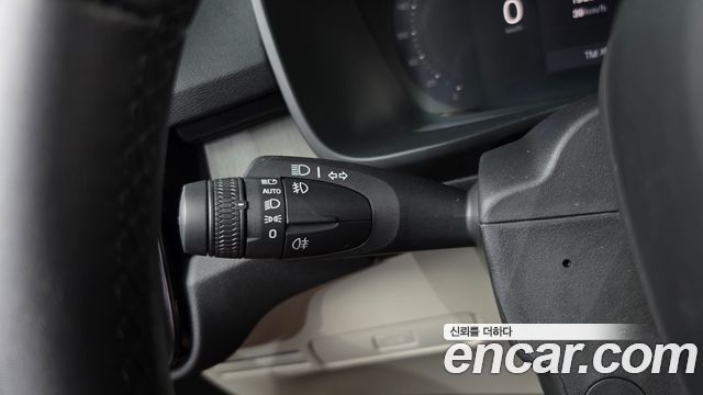 Volvo XC40 2023 — photo 27
