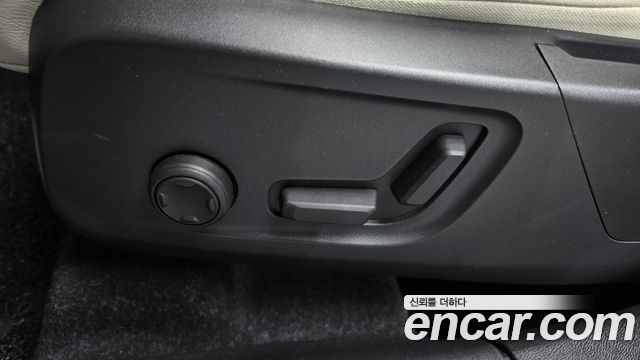 Volvo XC40 2023 — photo 31