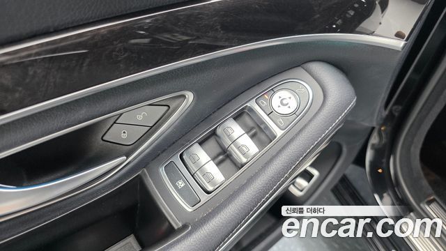 Mercedes-Benz S-Class 2019 — photo 32