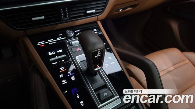 Porsche Cayenne 2022 — photo 9