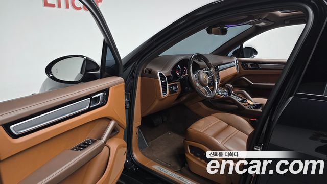 Porsche Cayenne 2022 — photo 10