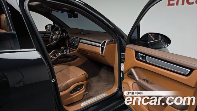 Porsche Cayenne 2022 — photo 11