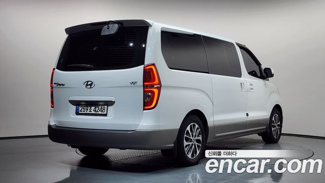 Hyundai Starex 2018 — photo 2