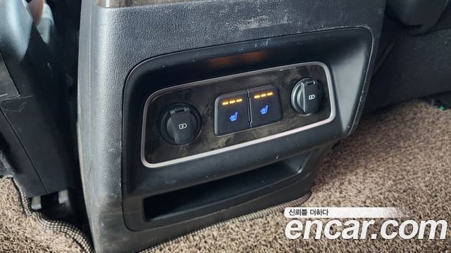 Hyundai Starex 2018 — photo 17