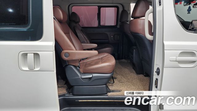 Hyundai Starex 2018 — photo 19