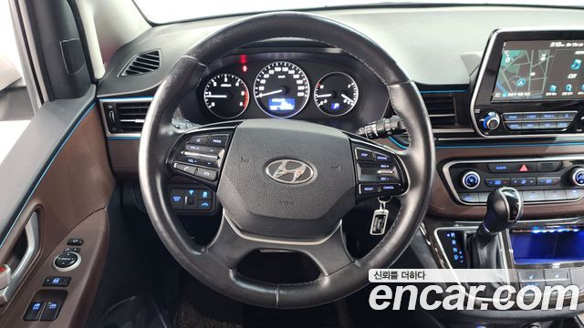 Hyundai Starex 2018 — photo 21