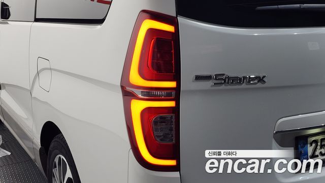 Hyundai Starex 2018 — photo 9