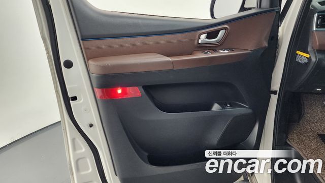 Hyundai Starex 2018 — photo 14