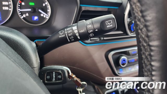 Hyundai Starex 2018 — photo 28