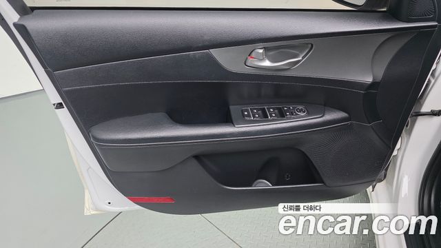 Kia K3 2019 — photo 14