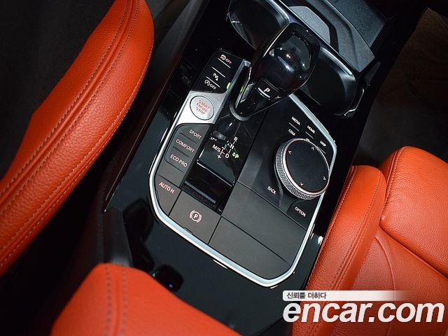 BMW 1-Series 2021 — photo 12