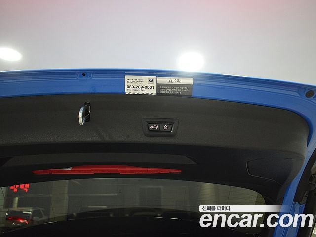 BMW 1-Series 2021 — photo 16