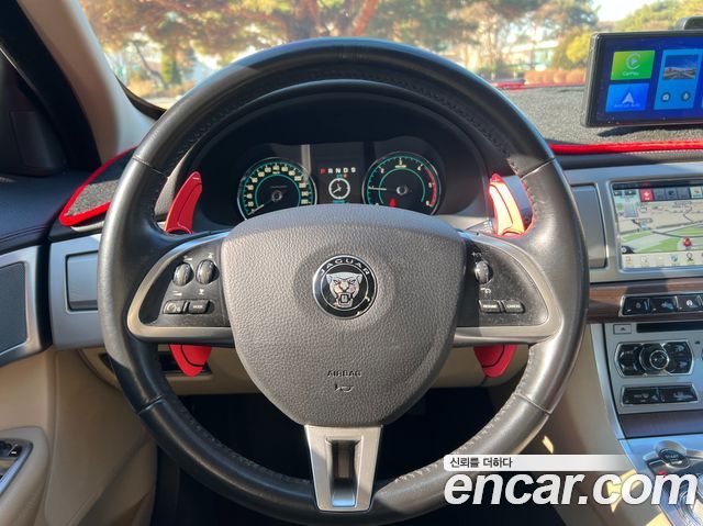 Jaguar XF 2014 — photo 8