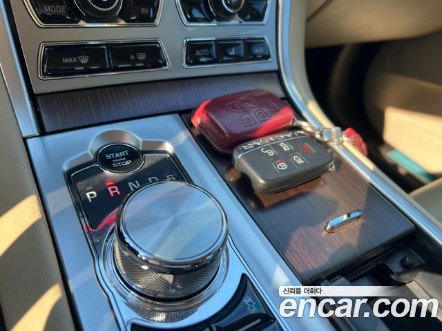 Jaguar XF 2014 — photo 19