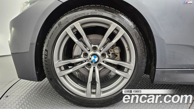 BMW 3-Series 2018 — photo 5