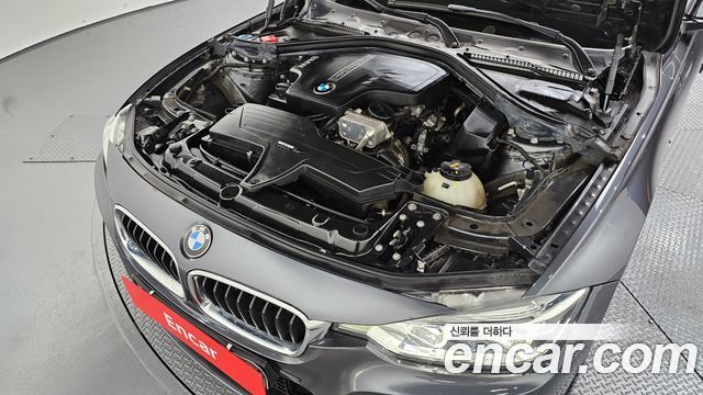 BMW 3-Series 2018 — photo 6