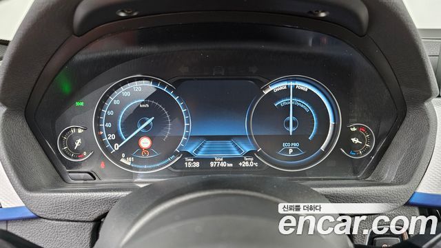 BMW 3-Series 2018 — photo 11