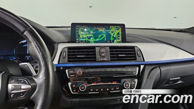 BMW 3-Series 2018 — photo 19