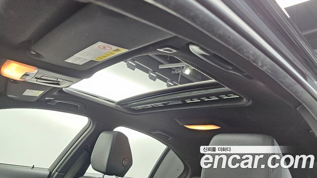 BMW 3-Series 2018 — photo 22