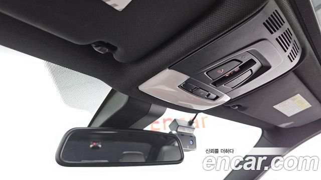 BMW 3-Series 2018 — photo 23