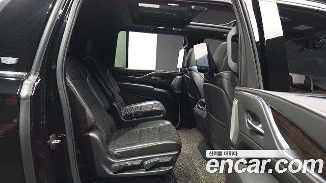 Cadillac Escalade 2021 — photo 12