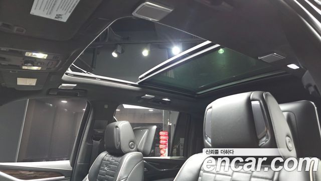 Cadillac Escalade 2021 — photo 18