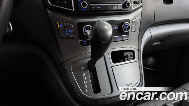 Hyundai Starex 2019 — photo 12